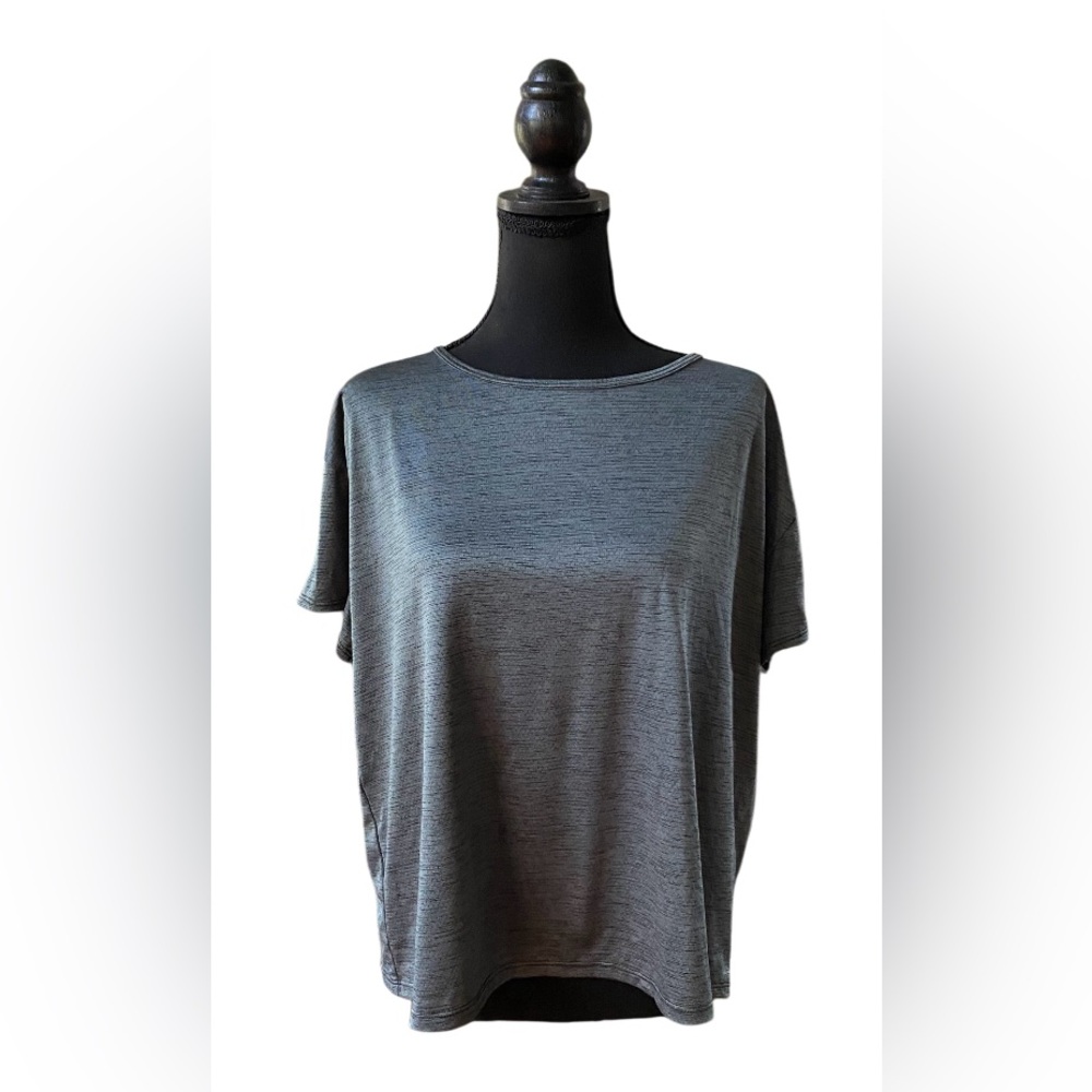 Under Armour: Slate Brushed Gray Activewear Top with Peekaboo Back